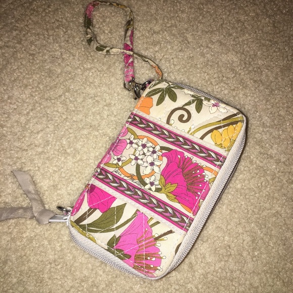Vera Bradley Handbags - Vera Bradley wristlet/ Waller Vera Bradley Handbags - Vera Bradley wristlet/ Waller
